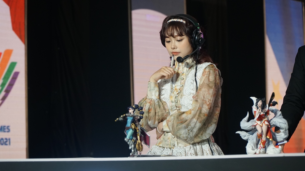 MC Yoonsul: Lovely Loli on the stage of the SEA Games Women's War - Photo 4