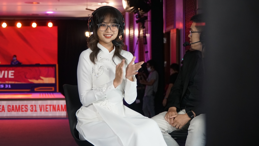 MC Minh Nghi 'incarnated' national first love in the opening ceremony of the female SEA Games 31 - Photo 3