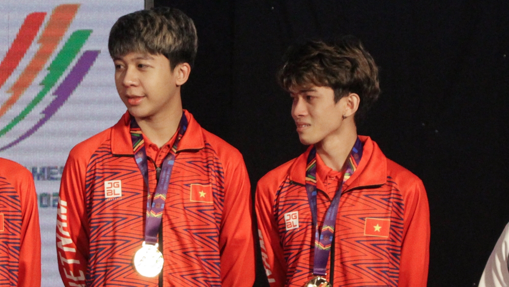 Shy burst into tears when receiving the gold medal SEA Games 31 - Photo 7