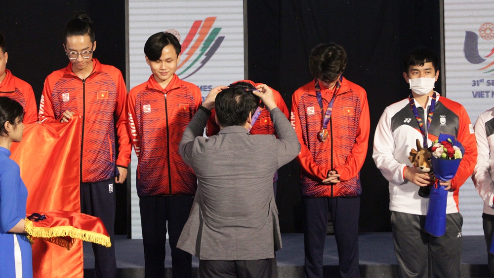 Moments Esports Vietnam won the first gold medal at SEA Games 31 - Photo 11