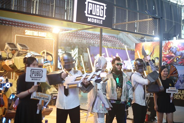PUBG Mobile stirring Vietnam Gamense 2024 with giant super robot - Photo 3
