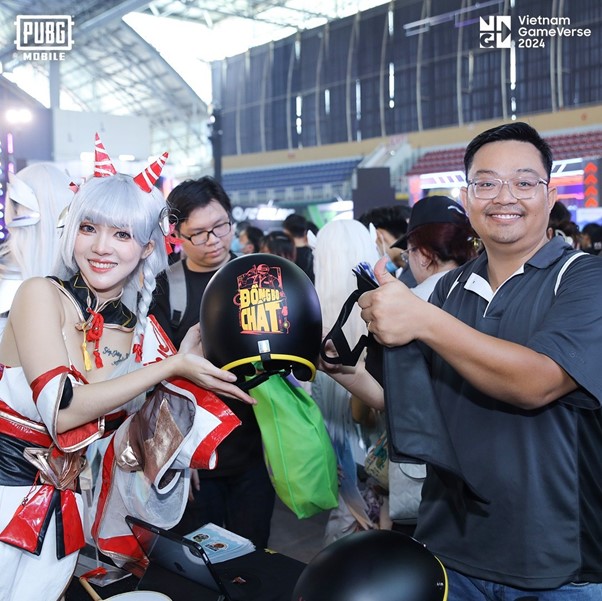 PUBG Mobile stirred Vietnam Gameverse 2024 with a giant super robot - Photo 8