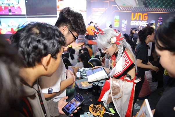 PUBG Mobile stirred Vietnam Gameverse 2024 with a giant super robot - Photo 7
