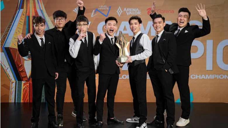 V Gaming appears with elegant vest after receiving huge amounts - Photo 4