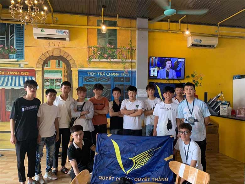 Impressive to the throne, the audience simultaneously celebrated the AIC 2022 championship of V Gaming - Photo 5