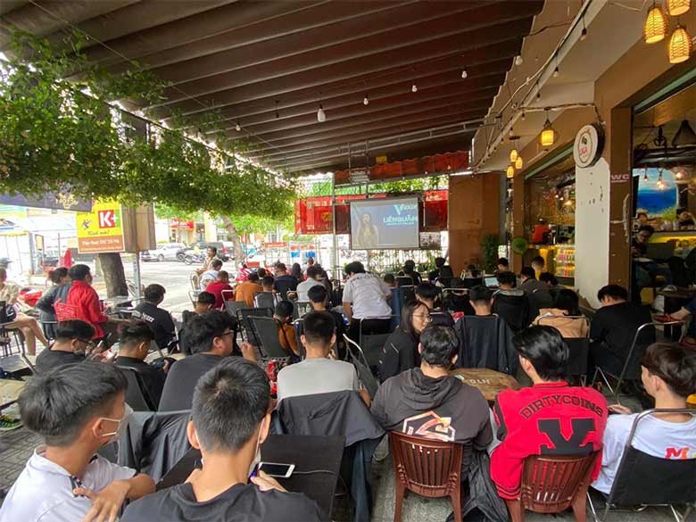 Impressive to the throne, the audience simultaneously celebrated the AIC Championship 2022 of V Gaming - Photo 6