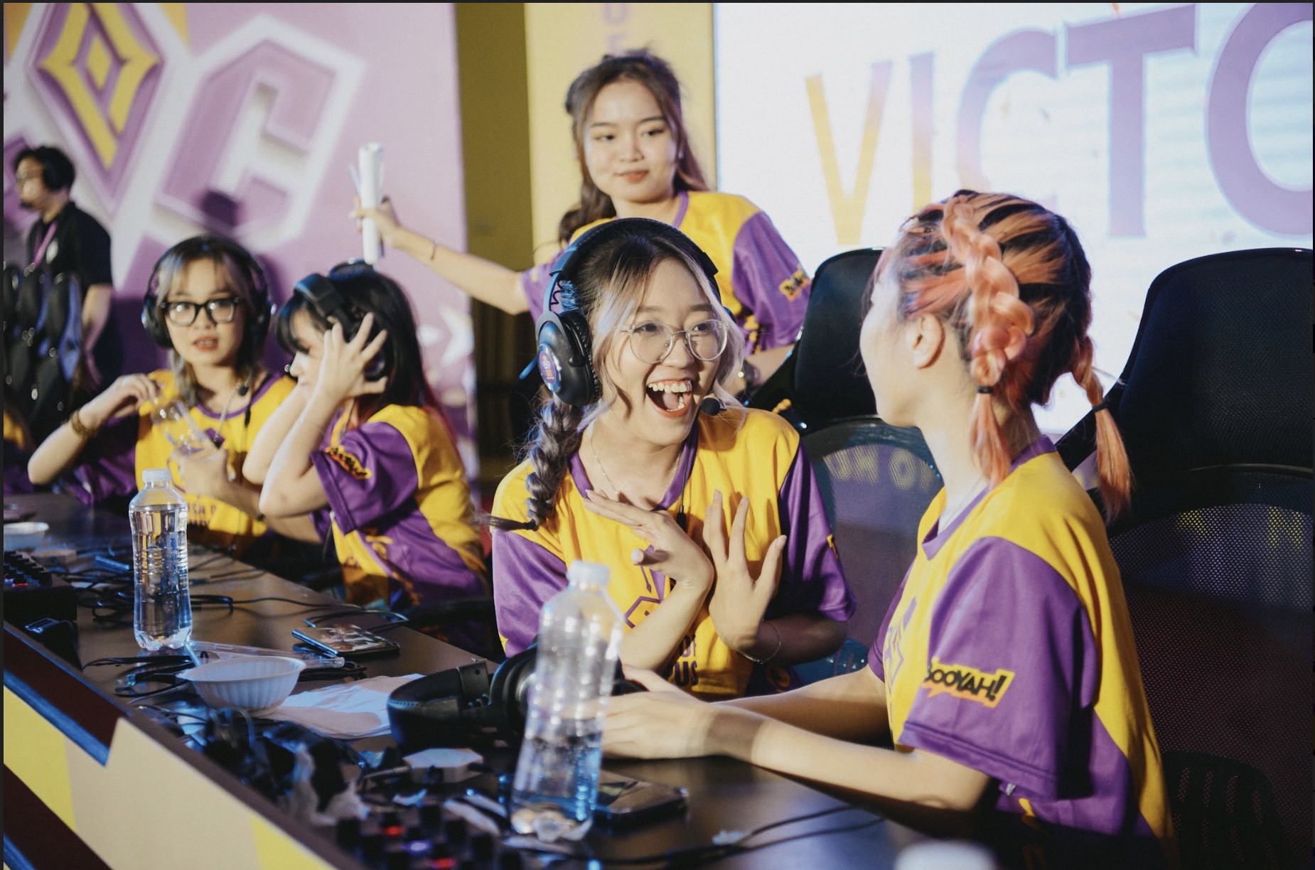 Clash of Campus 2022: Thang Long University and Hung Yen University of Technical Education won tickets to attend the Southeast Asian electronic sports festival - Photo 3