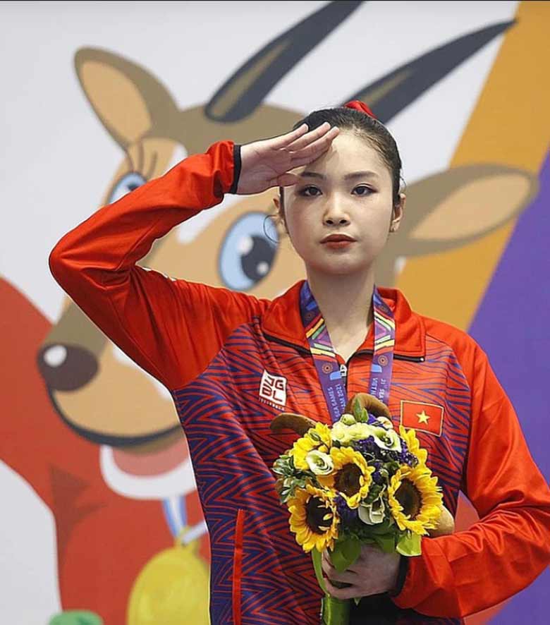 Moving targets, young female athletes conquered eSports after 15 years of accompanying wushu - Photo 2
