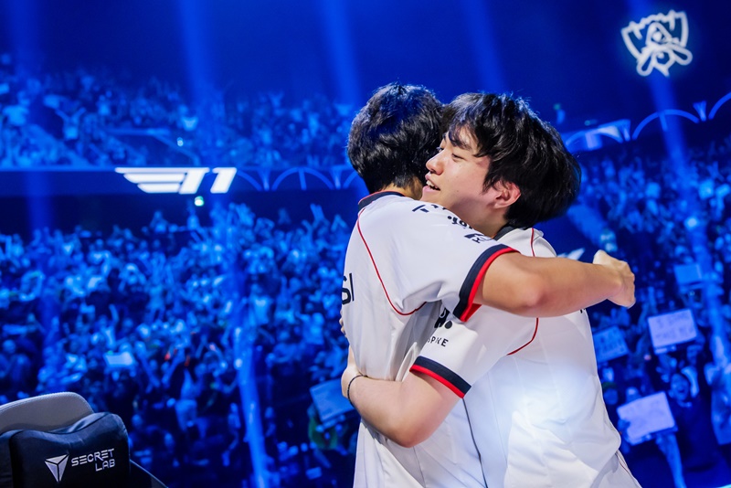 Comment T1 - Bilibili Gaming: The fifth championship for Faker? - Photo 5