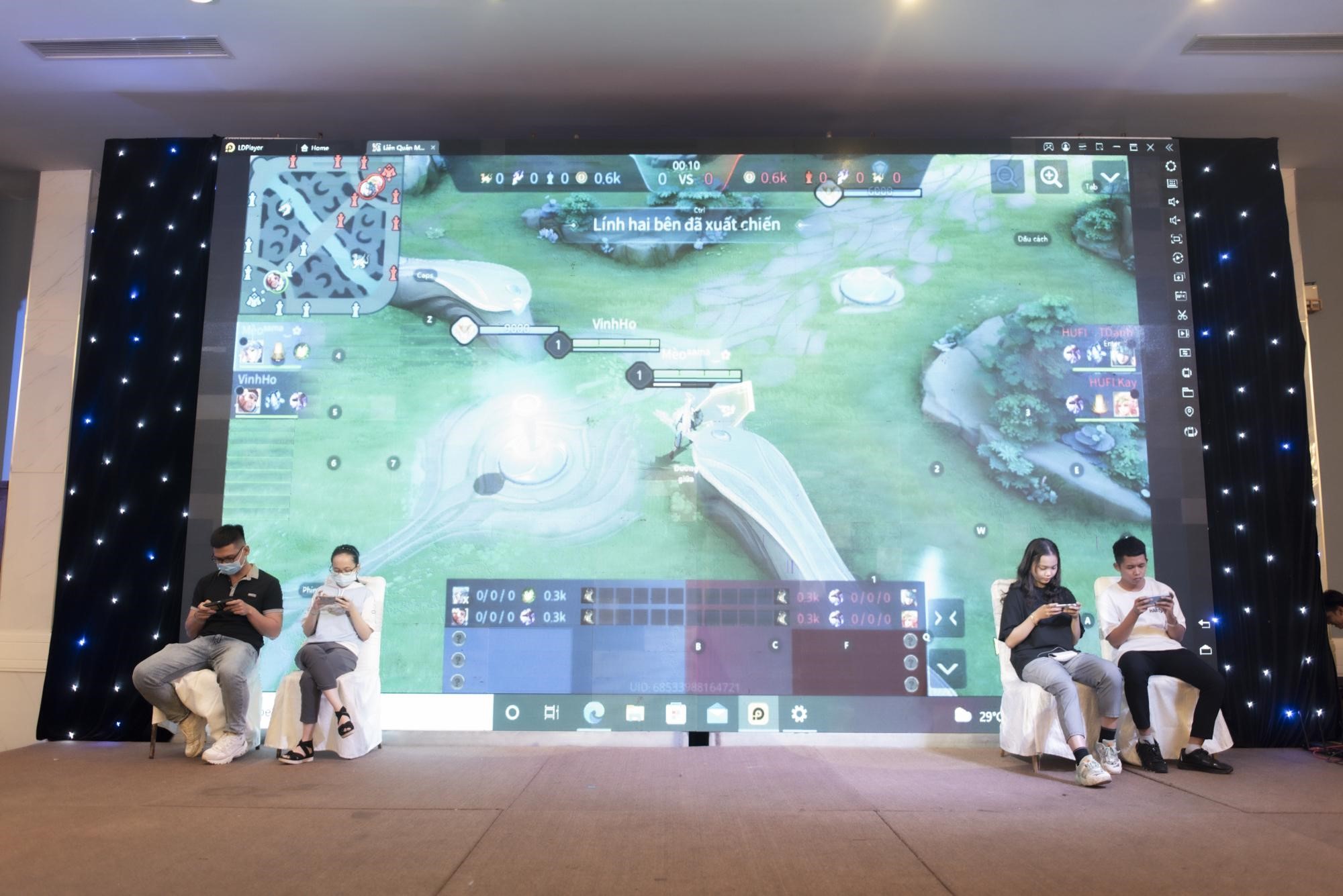 Lien Lien Mobile launched a nationwide Big Offline event chain - Photo 3