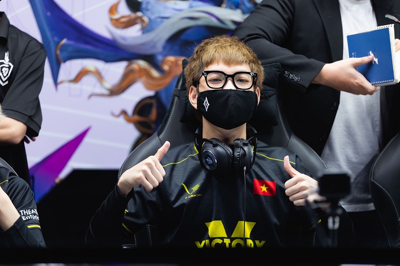 V Gaming Quang Hai: 'I always appreciate Team Flash but they are lacking stability' - Photo 4