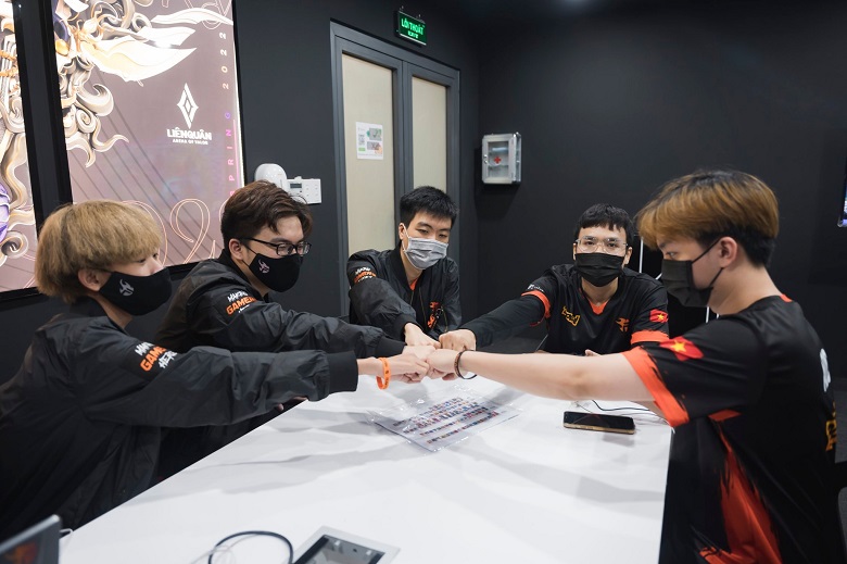 XB: 'Kuga, ADC, NTZZ, Medusa and I support is the strongest frame of the Flash team' - Photo 1
