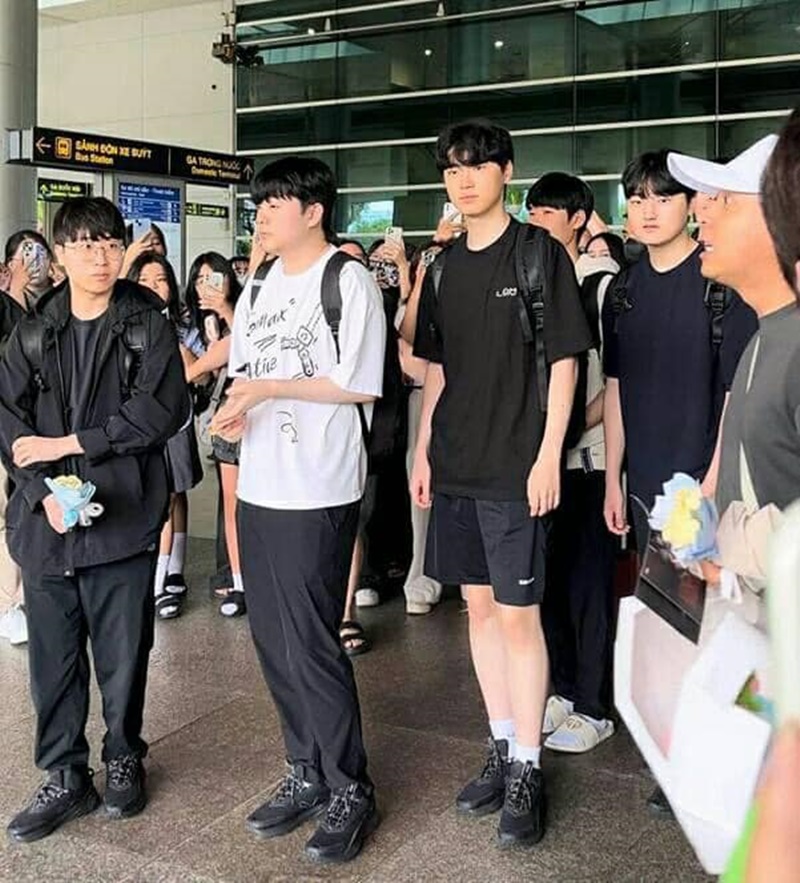 Official LCK stars to Vietnam - Photo 6
