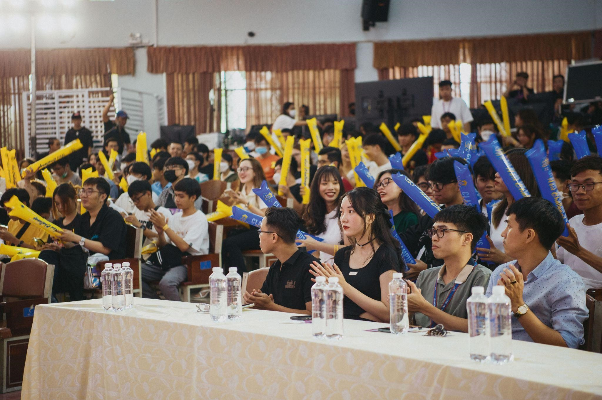 Clash of Campus 2022: Thang Long University and Hung Yen University of Technical Education won tickets to attend the Southeast Asian electronic sports festival - Photo 1