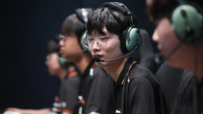 Cloud9 is preparing to recruit a new mid lane for the 2025 season - Photo 1