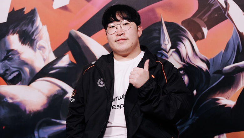 First Stand 2025: Overwhelming CTBC Flying Oyster, Hanwha Life Esports won the second match in a row - Photo 1