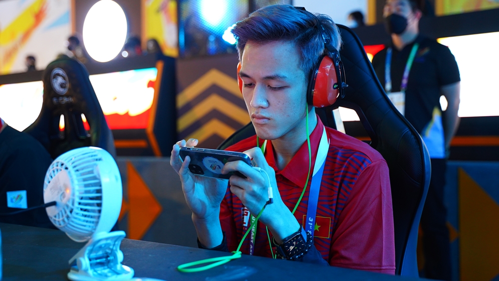 Hello everyone, I'm Elizent. I am a gunner of the Thai speed team, playing at the 31st SEA Games. - Photo 1
