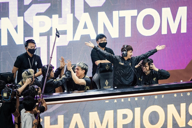 Saigon Phantom 'dominates' the award categories at Spring 2022 - Photo 1