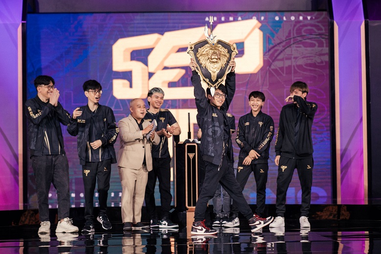 Saigon Phantom won the Arena of Fame of Spring 2022 - Photo 2