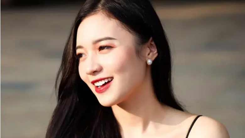 The hottest female MC Lien Quan Mobile - Phuong Thao revealed the secret of still going to school. - Photo 1