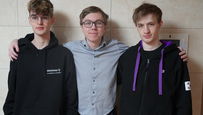 Thebausffs criticize the above series at LEC - Photo 1