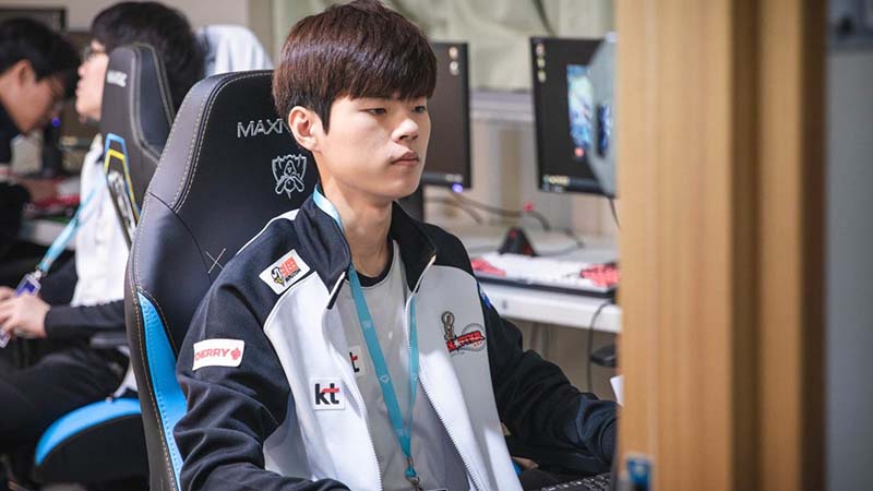 How deep has Deft progress through the Worlds? - Photo 2