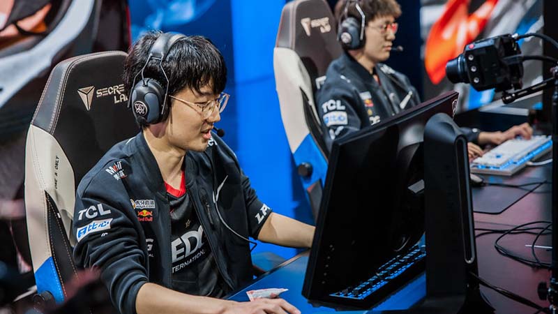 Consider the 2022 group stage of the group stage 5: T1 at the table, Cloud9 spleen through the narrow door slot? - Photo 4