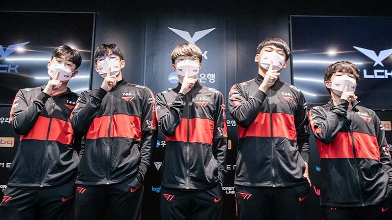 See live comments Worlds 2022 Group stage today - Photo 1