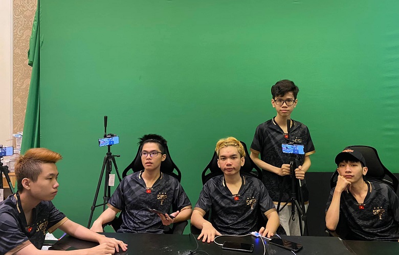 AIC 2021 goes all half in the group stage: V Gaming and Saigon Phantom show strength - Photo 1