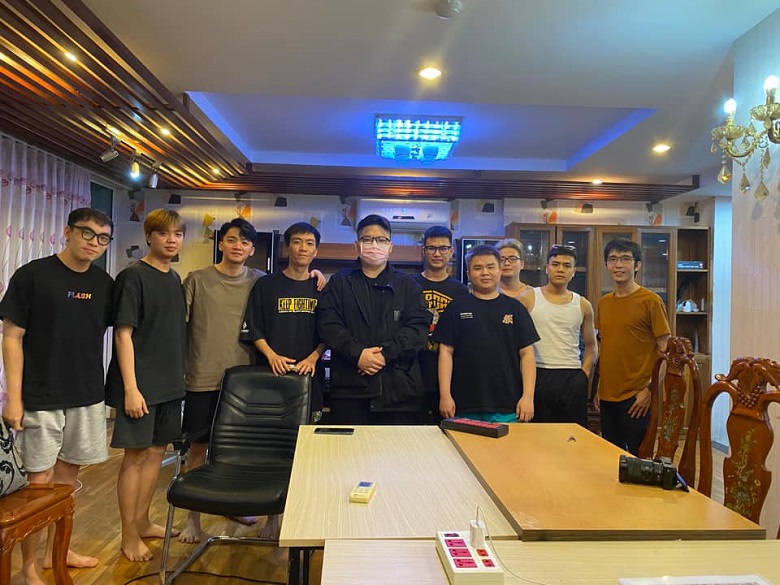 Spring DV 2022: Coach Rainer was present in Vietnam to direct Team Flash - Photo 1