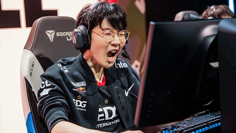 Viper stirred up LCK & LPL Worlds 2022 - Photo 1